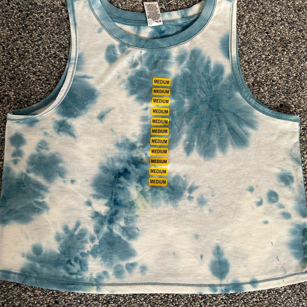 NWT: 90 Degree Tank M